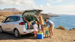 7-9 personers biludlejning på Tenerife: Minivaner & Familiebiler fra €34/dag