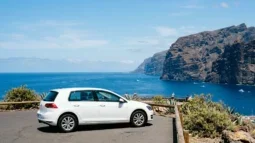 Billig biludlejning på Tenerife: Sådan får du det bedste tilbud uden skjulte gebyrer og salgstricks