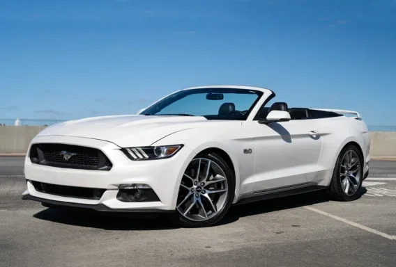 Ford Mustang (Automat, 2.3 L, 4 sæder)